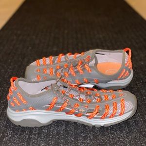 Women’s Chaco Size 9 Outcross Evo2